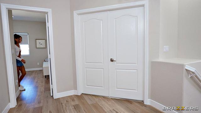 Horny House Sitter Hits Jackpot