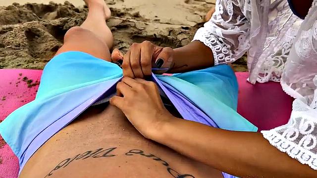 Bigbooty Latina smashed in wet pussy by big white dick