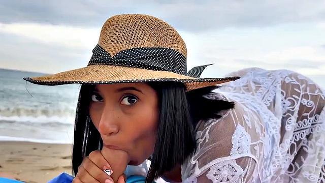 Bigbooty Latina smashed in wet pussy by big white dick