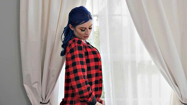 Big Tits Babe Loves Deepthroating and Riding Stiff Cock For Morning