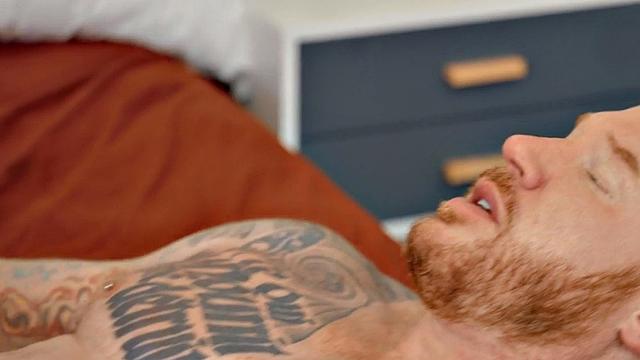 Bottom muscled jock drilled by stud before receiving facial