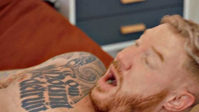 Bottom muscled jock drilled by stud before receiving facial