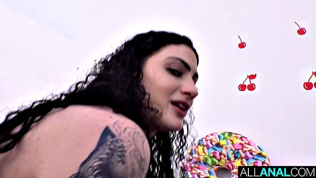 лидия и кайя по очереди берут в рот и в жопу