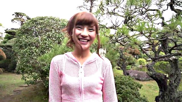 Sexy Anna Anjo gives blowjob in outdoor