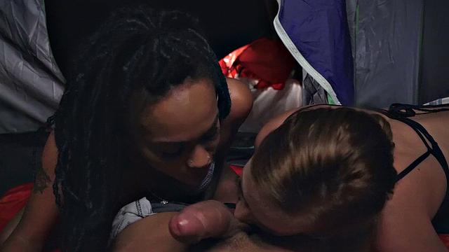 Hot girlfriend gets double-teamed while wearing leggings & enjoying a hot pussy-licking