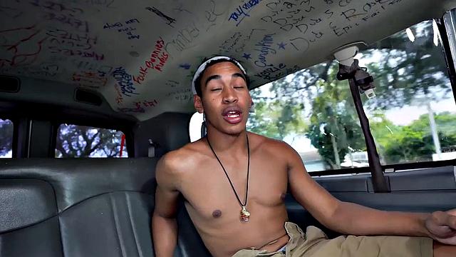 Pulled Asian stud goes gay in van with muscled hunk