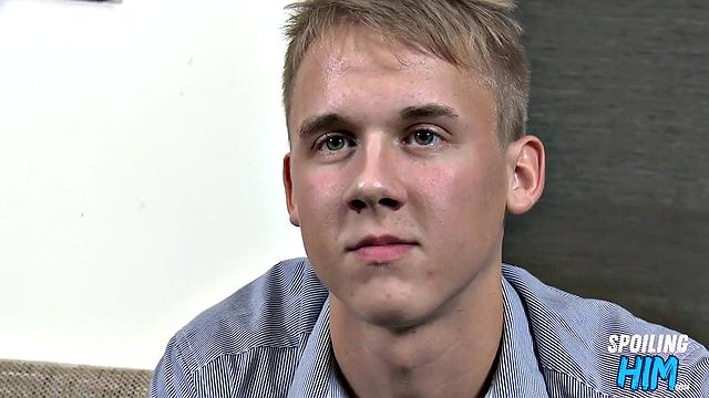 Handome Twunk Analriding a Lucky Stranger