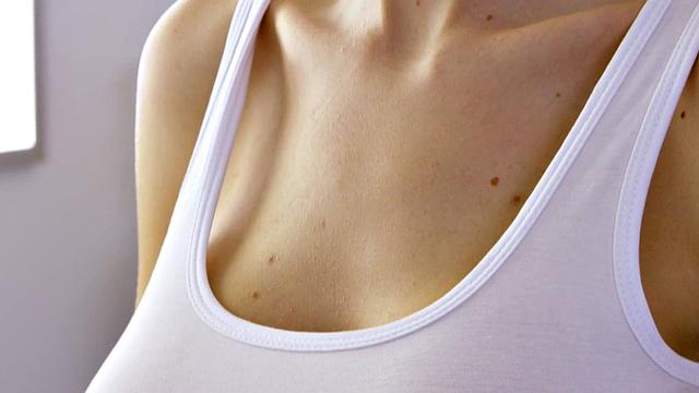 Foot oiled dykes enjoy massage sex on massage table