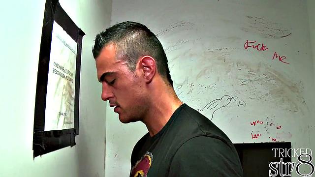 Amateur Stud Fooled at the Gloryhole