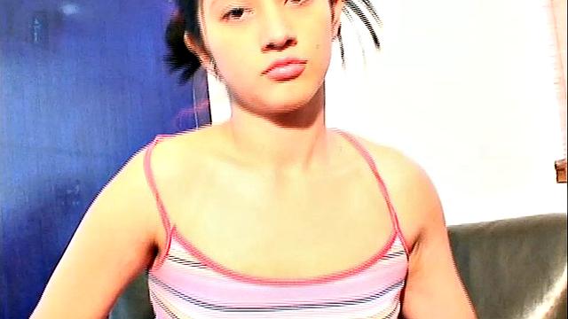 Teen Diana closeup pussy rubbing