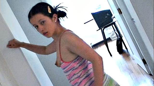 Teen Diana closeup pussy rubbing