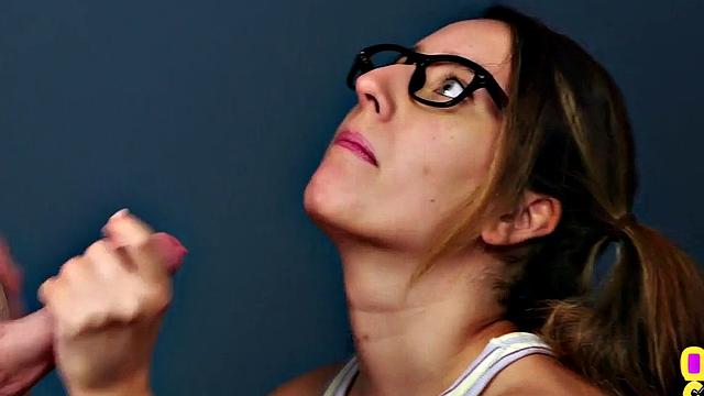 British CFNM amateur with glasses sucks till cum