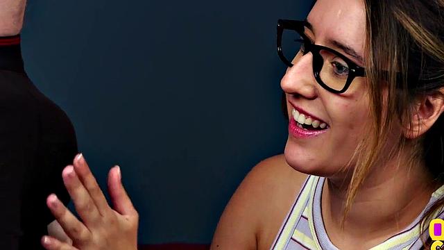 British CFNM amateur with glasses sucks till cum