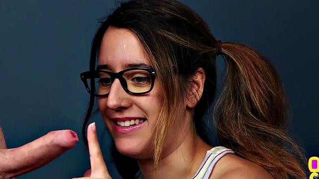British CFNM amateur with glasses sucks till cum