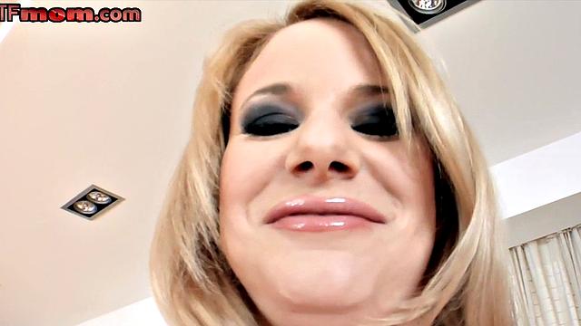 CreampiedMommy Smashed In a 3Some By her Lovers