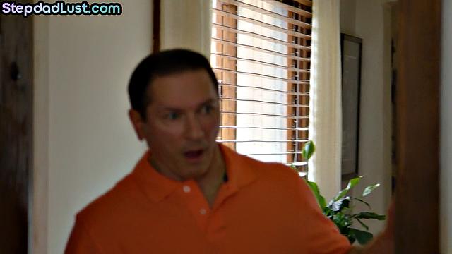 Big gothic babe gets pounded by DILF