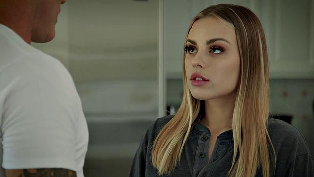 Stunning babe knows how to please her with her pussy