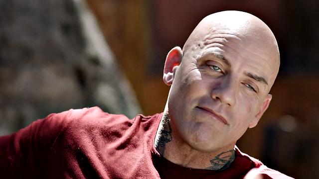 Стройная красотка в белье сосёт по полной и скачет, как дерзкая наездница