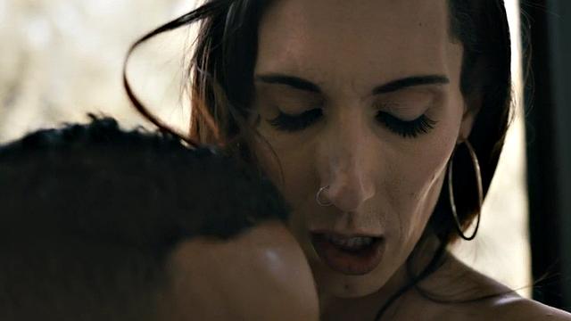 Bigtit ts rides in interracial couple after sucking cock