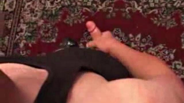 Maxx Wood Jacks Off And Cums