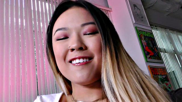 Petite Asian amateur GF gives pantyfetish deepthroat