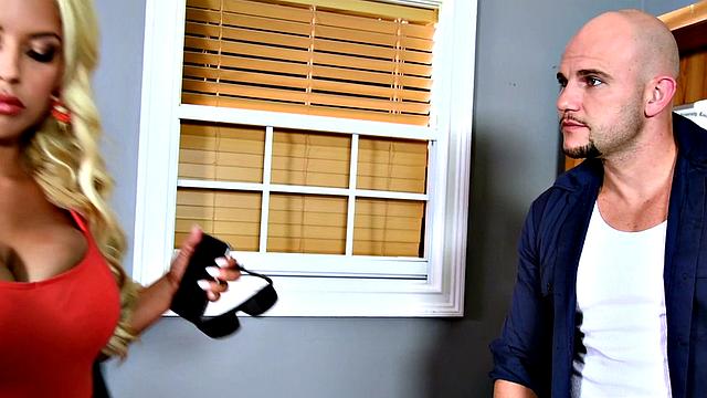 Busty Blonde Fucked By Towing