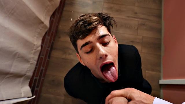 брутальный гетеро ловит член в попу от парня