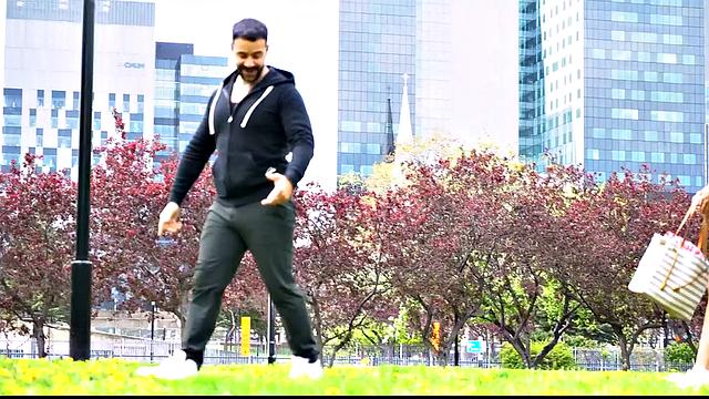 Алекс Монтенегро не выдерживает напора Торреса в жарком душе