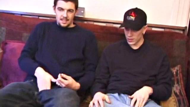 Гаррет становится на колени и доказывает Шейну, что тот не может ничего жаловаться