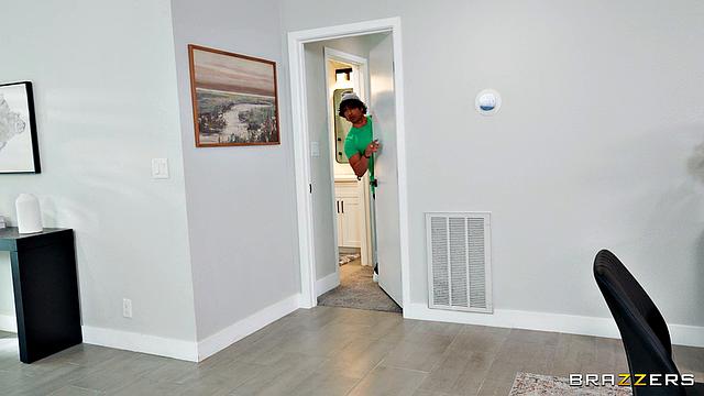 Stepmom Has A Dildo!