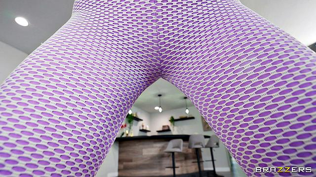 Stepmom Has A Dildo!