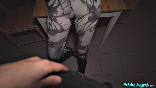 runner in tight leggings gets fucked