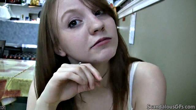 Дженна Рейд сосёт член Майка Ханта в туалете ресторана с крупным планом POV.