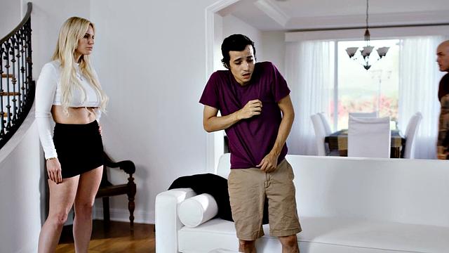 Tattooed babe deepthroating and fucking Dad