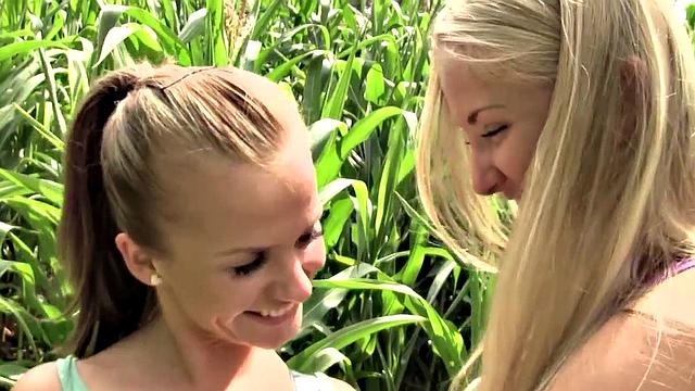 GenLez - Blonde Cayla Lyons and Bella Baby
