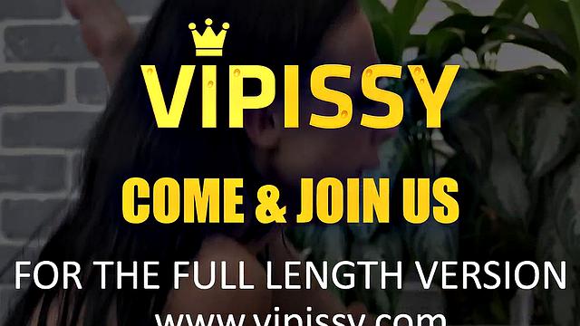 Pussy licking teens drink - Pissing Lesbians