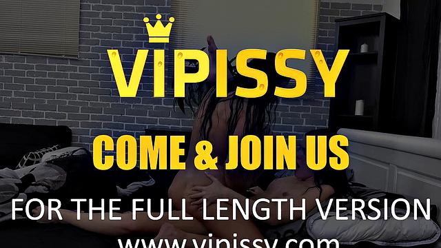 Pussy licking teens drink - Pissing Lesbians