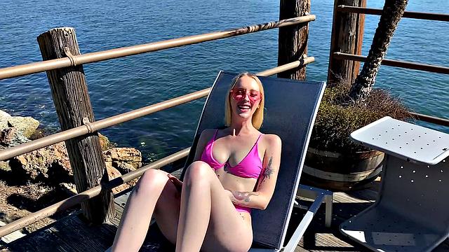 Creaming in Marilyn's Muff