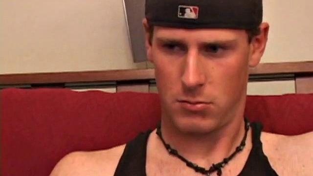 макс вуд дрочит так, что руку бы на олимпиады отправили