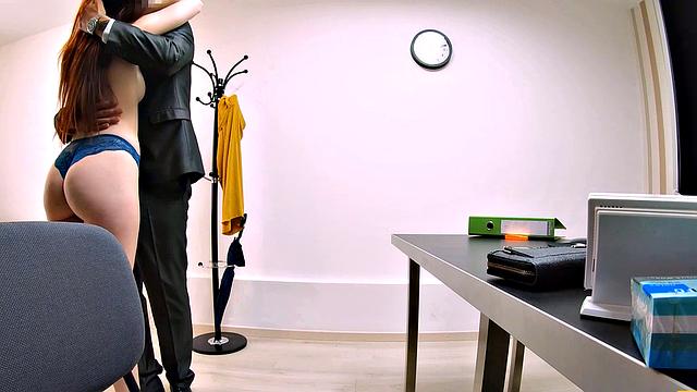 Watch how this hungarian debtor takes advantage of a willing and eager client