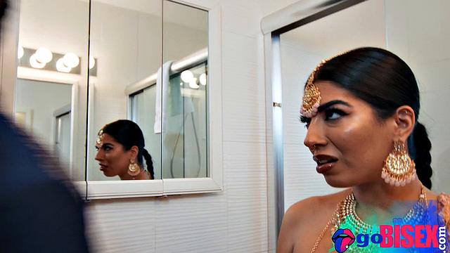 Big ass babe pussyfucked in bisex 3some