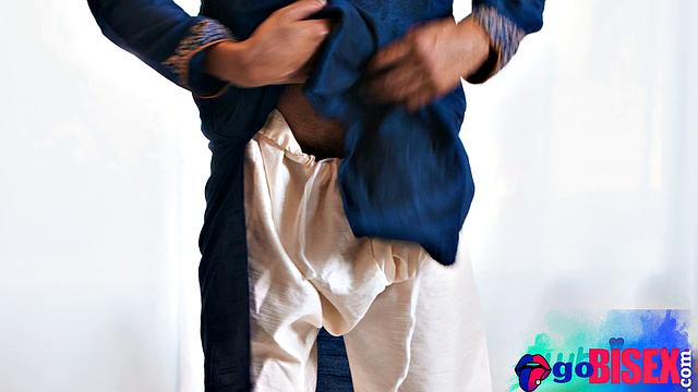 Big ass babe pussyfucked in bisex 3some