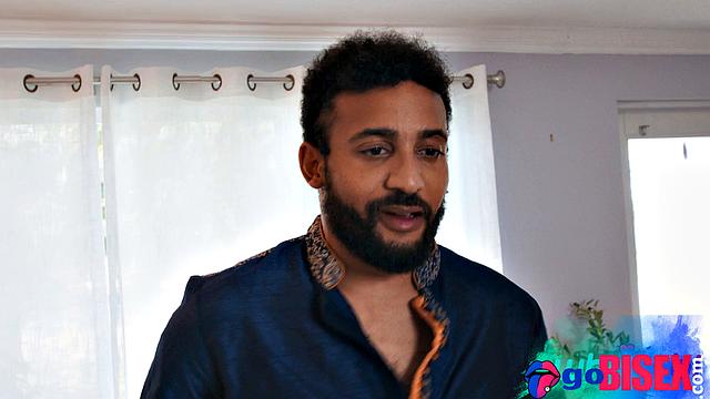 Big ass babe pussyfucked in bisex 3some