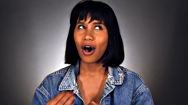 Stunning ebony babe jerking