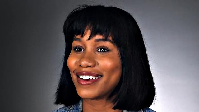 эбеновая красотка дрочит-вибратор жалуется на усталость