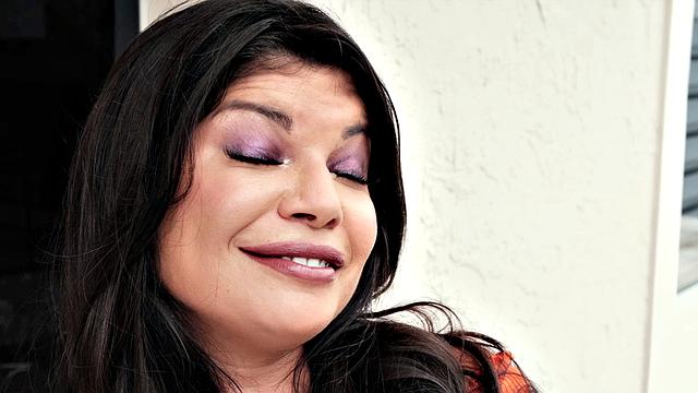 Young Isabella Flames