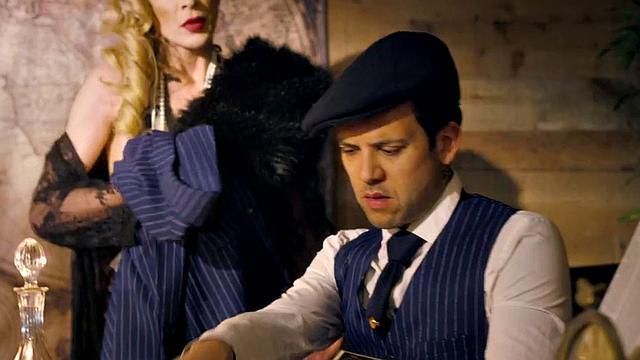 Office secretaries in 3some