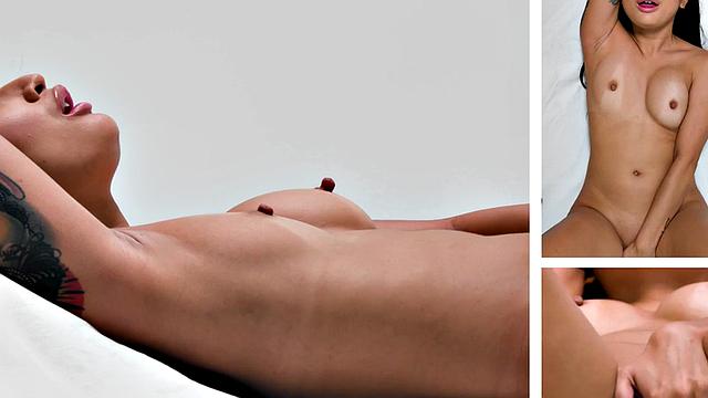 Stunning solo babe jerking off her pussy