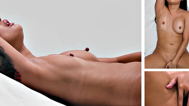 Stunning solo babe jerking off her pussy