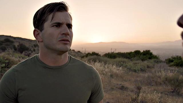 Stunning Asian babe riding and sucking in 3some